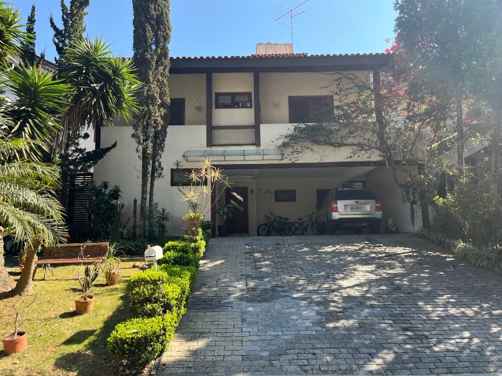 Casa de luxo em condomínio na Aldeia da Serra, Barueri-SP: 5 quartos, 3 suítes, 2 salas, 6 banheiros, 4 vagas, 360m². Venha conferir! — foto 1 de 34