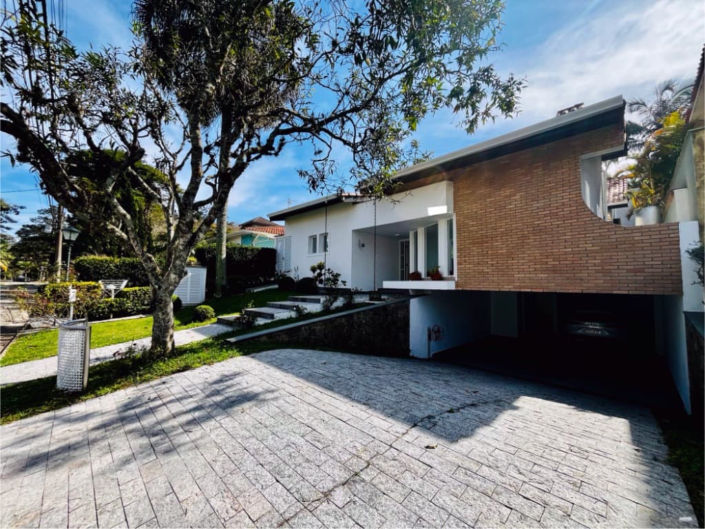 excelente casa na Aldeia da Serra: 4 quartos, 3 suítes, 3 salas, 5 banheiros, 6 vagas de garagem, 350m² - Venda ou Locação em Barueri-SP. — foto 1 de 30