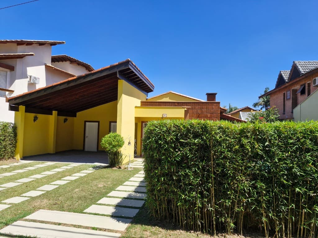 Aluguel de Casa em Condomínio de Luxo na Aldeia da Serra, Barueri-SP: 4 Quartos, 1 Suíte, 3 Salas, 2 Banheiros, 4 Vagas, 215m². — foto 1 de 38