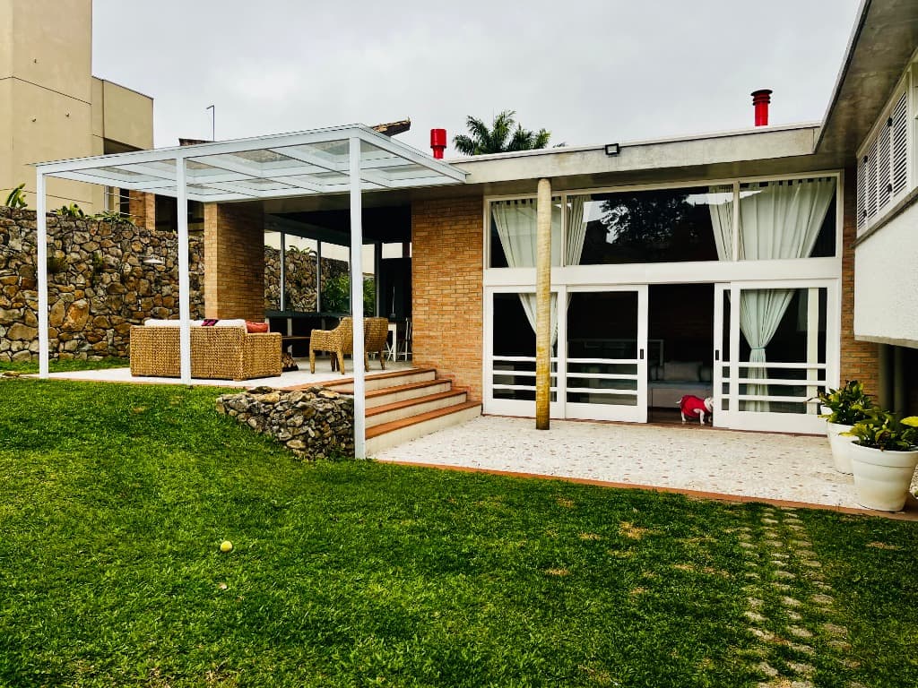 Casa de luxo em condomínio na Aldeia da Serra, Barueri-SP: 4 quartos, 3 suites, 3 salas, 5 banheiros, 4 vagas, 337,05m². — foto 1 de 30