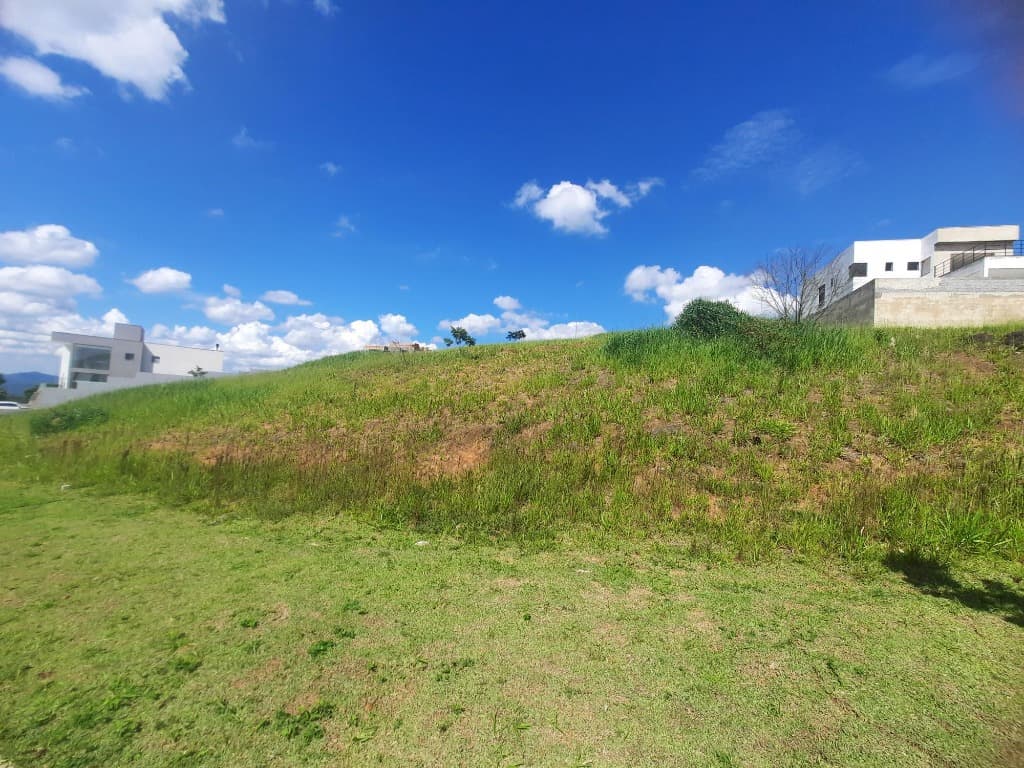 Terreno com 446.59 m² em Aldeia da Serra, Santana de Parnaíba — foto 1 de 5