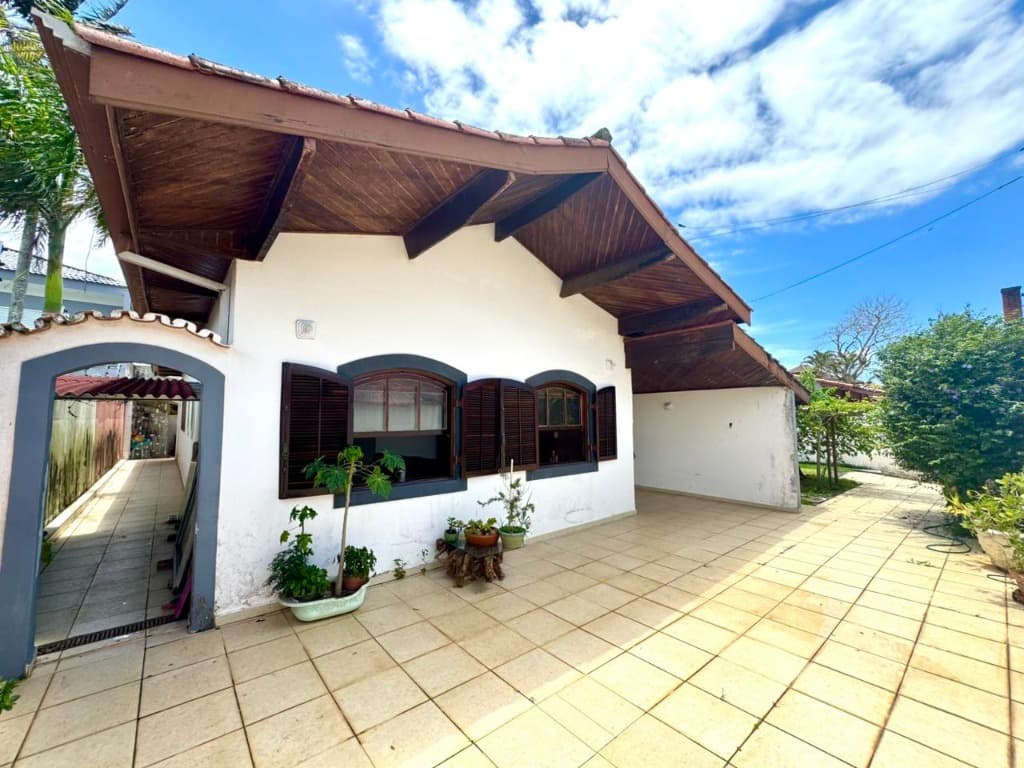Casa com 3 quartos e 1 suíte em Parque Balneário Oasis, Peruíbe — foto 1 de 16