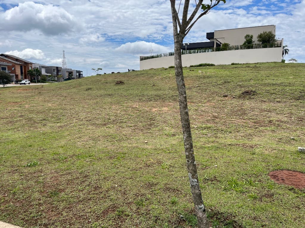 Terreno em condomínio na Aldeia da Serra, Santana de Parnaíba-SP: 627m² de área! — foto 1 de 3