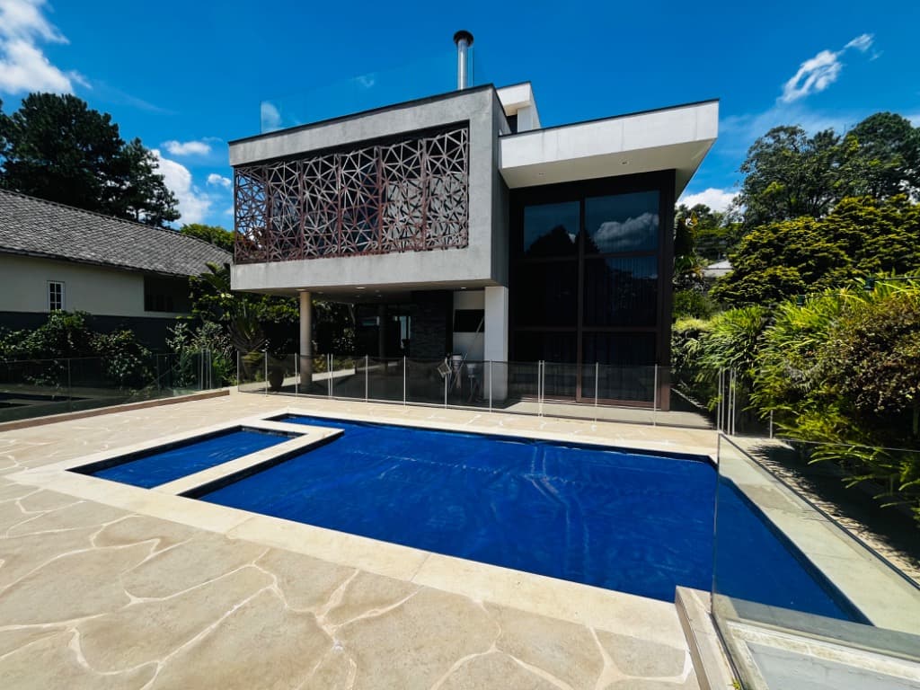 Casa com 3 quartos e 3 suítes em Aldeia da Serra, Barueri — foto 1 de 25