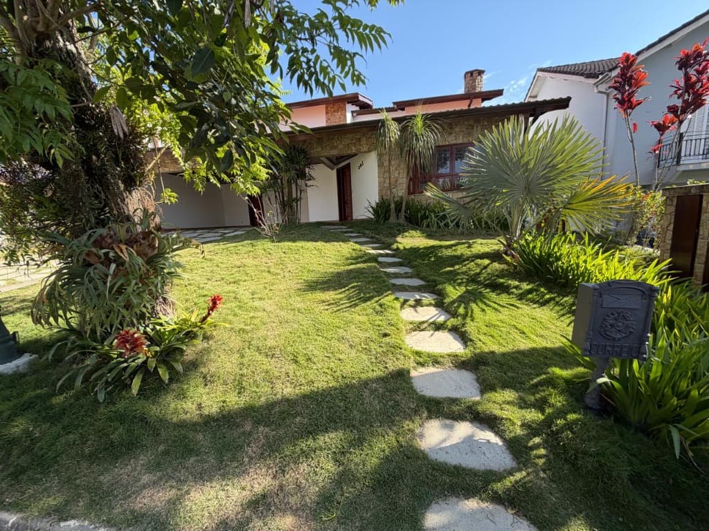 Casa com 4 quartos e 4 suítes em Aldeia da Serra, Barueri — foto 1 de 31