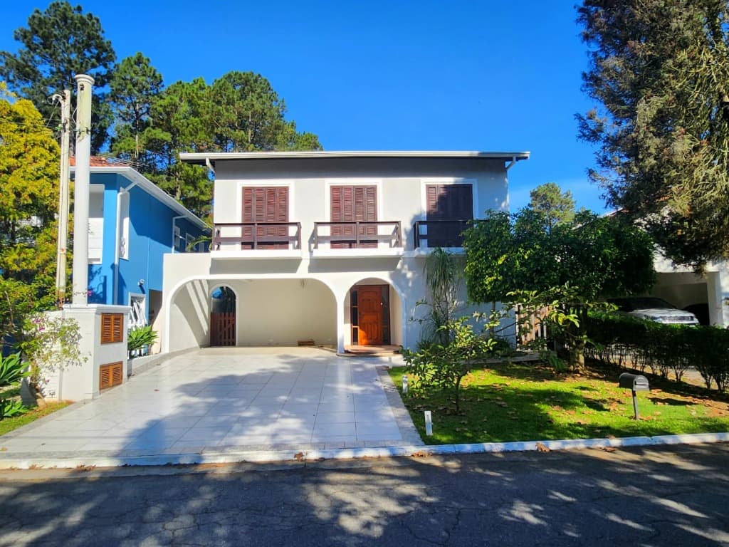 Casa com 4 quartos e 2 suítes em Aldeia da Serra, Barueri — foto 1 de 49