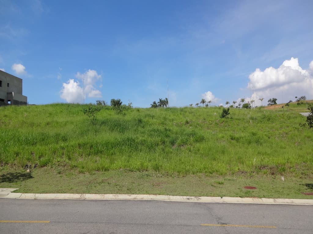 Terreno com 420 m² em Aldeia da Serra, Santana de Parnaíba — foto 1 de 3