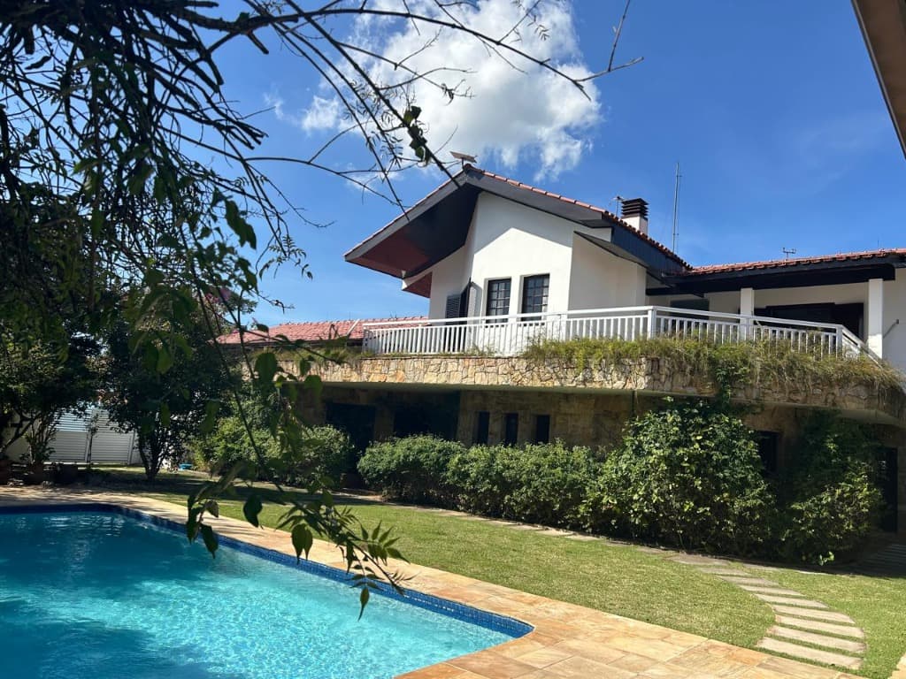 Casa de luxo em condomínio na Aldeia da Serra, Santana de Parnaíba-SP: 4 quartos, 2 suítes, 3 salas, 6 banheiros, 6 vagas, 570m². — foto 1 de 76