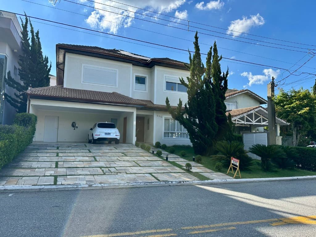 Imóvel em condomínio na Aldeia da Serra: 5 quartos, 4 suítes, 2 salas, 6 banheiros, 4 vagas e 390m². Confira já! — foto 1 de 48